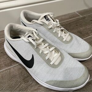 Nike FlexExperience RN7.